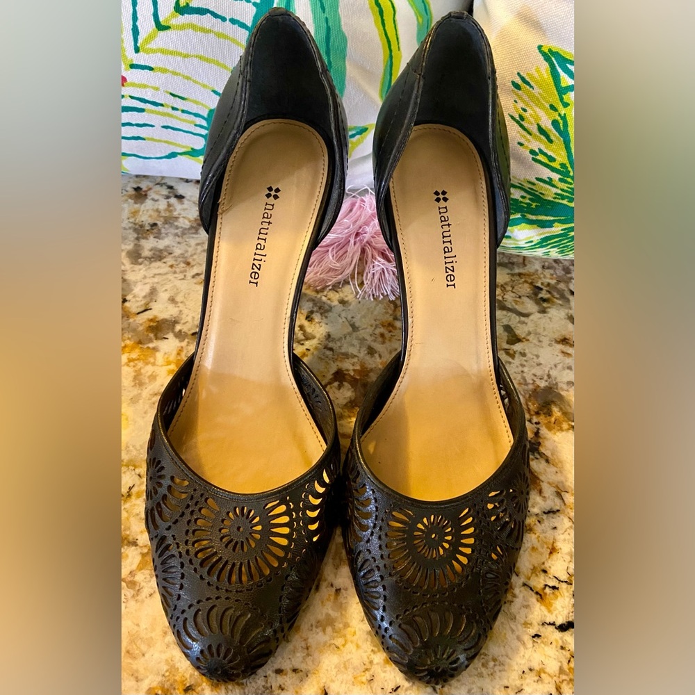 Naturalizer Black Genuine Lazer Cut Buttery Leather Heels Woman’s Sz 9M - Picture 5 of 11